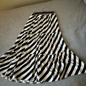 Nine West tiered skirt